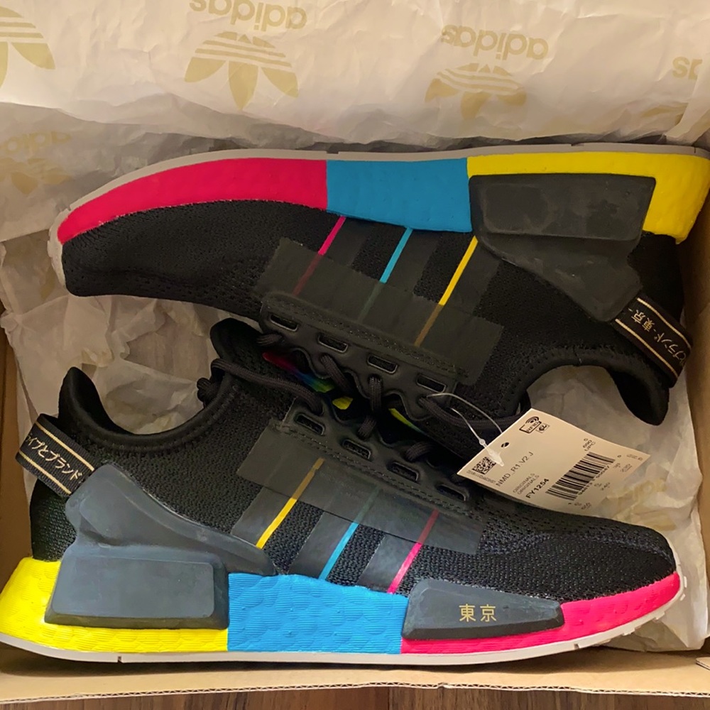 NMD_R1.V2 J